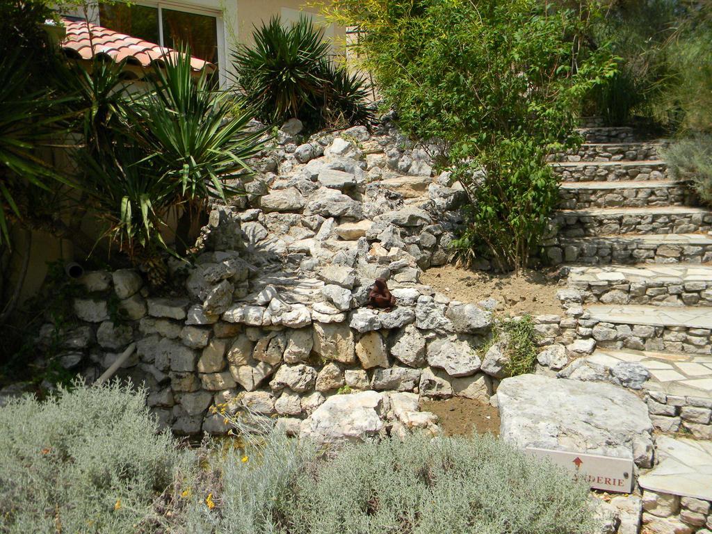 Roque Blanc Chambres La Roque-d'Antheron Εξωτερικό φωτογραφία